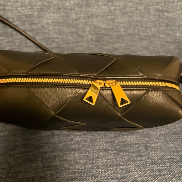 Bottega Veneta Small Cassette Camera Bag - Picture 7 of 10